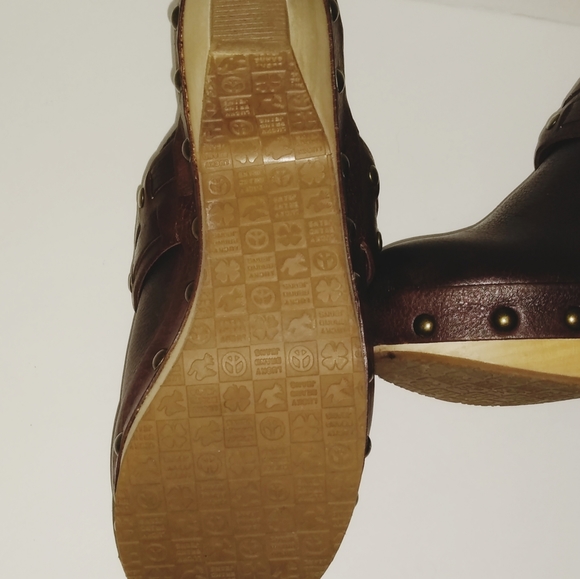 Lucky Brand Mali Clogs Mules Studded Leather EUC - Picture 4 of 5